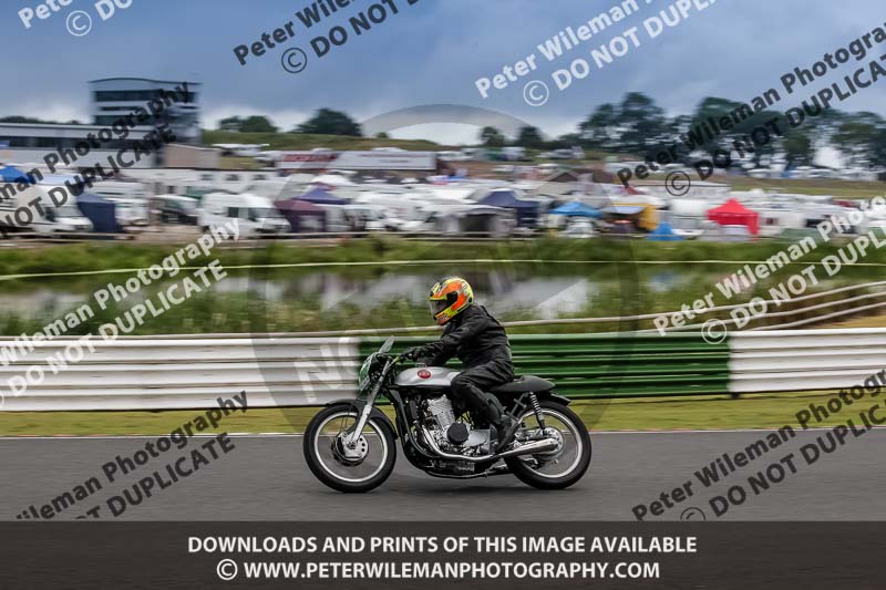 Vintage motorcycle club;eventdigitalimages;mallory park;mallory park trackday photographs;no limits trackdays;peter wileman photography;trackday digital images;trackday photos;vmcc festival 1000 bikes photographs